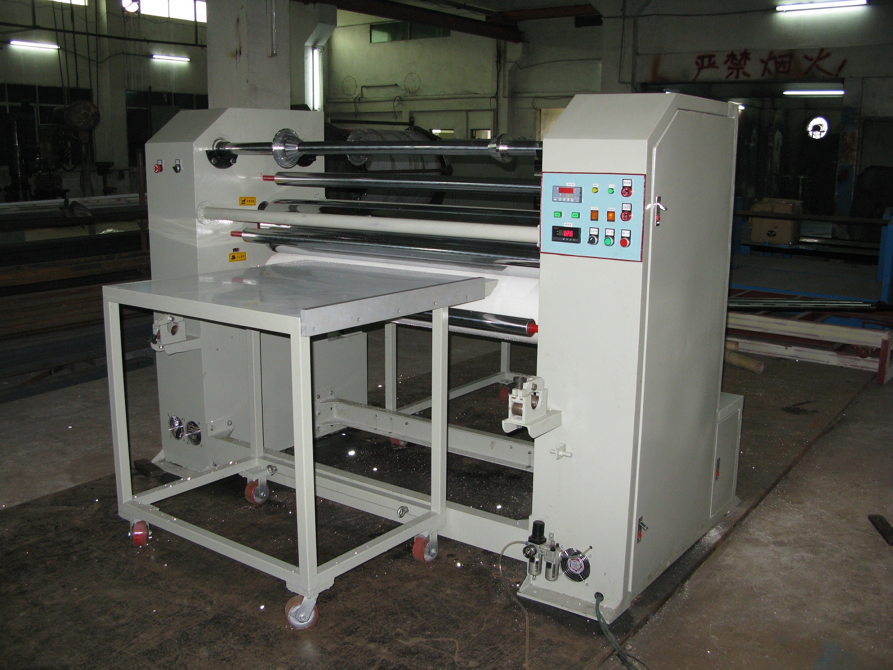 電子行業(yè)導電泡棉、導電布新型熱貼復合